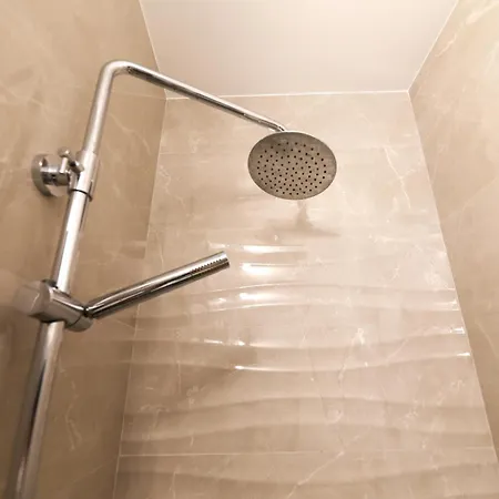 Dina House Quinzico 度假居 纳扎雷