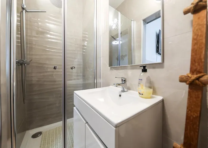 بيت للعطل Dina House Quinzico نازاريه