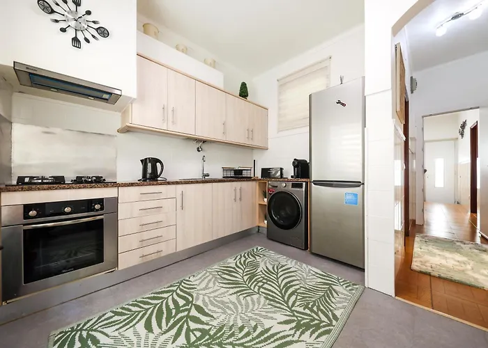 Dina House Quinzico نازاريه